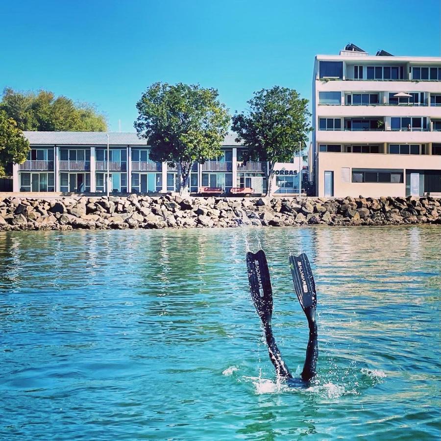 Zorba Waterfront Motel Batemans Bay Dış mekan fotoğraf